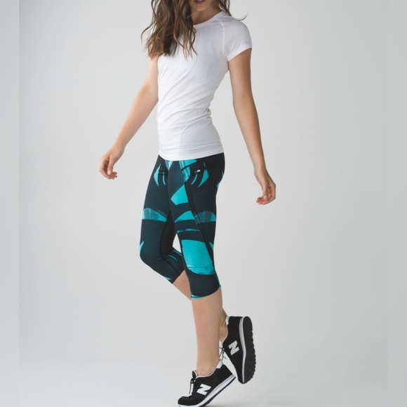 Lululemon Size 4 Run Top Speed Crop Leggings Back Spin Stroke Peacock Blue Black - Picture 1 of 13